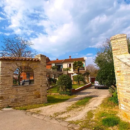 Apartments Voltica 1049 Rovinj Exterior photo