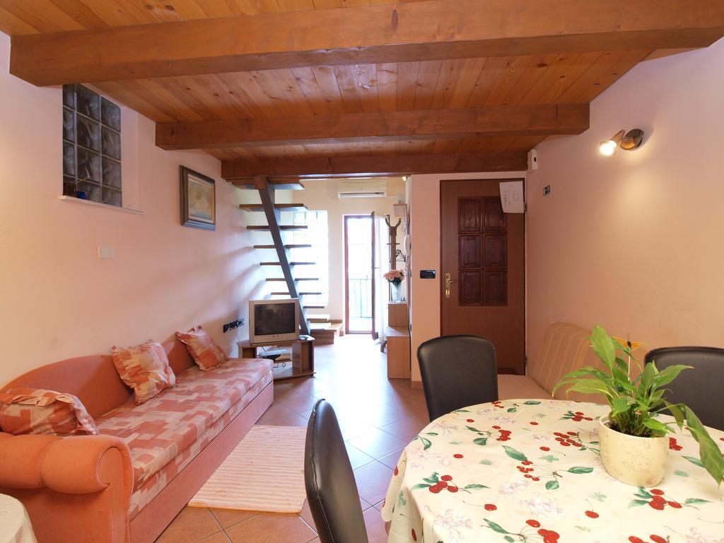 Voltica 1049 Apartment